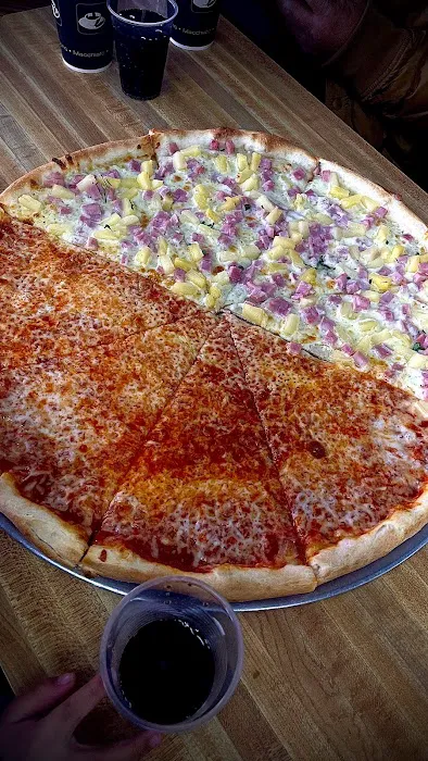 Alexandra’s Deli & Pizza Picture 2