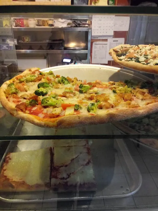 WB Pizza Restaurant Picture 9