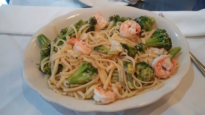 WB Pizza Restaurant Picture 4