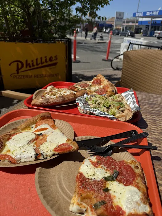 Phillies Pizzeria Restaurant Picture 4
