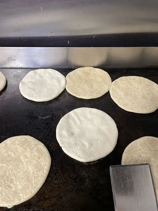 Titah's Deli Salvadoreña Picture 7