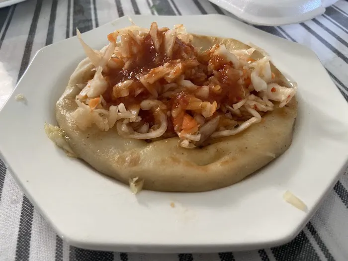 Titah's Deli Salvadoreña Picture 3