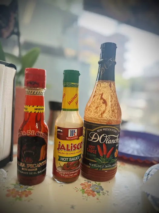 Titah's Deli Salvadoreña Picture 1
