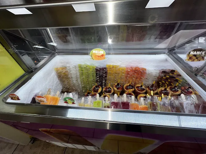 Paleteria Los Michoacanos Picture 5