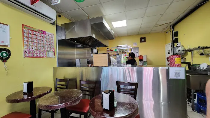 Tacos El Lobo Picture 6