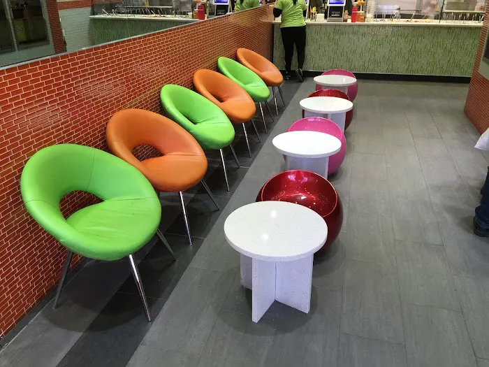 Fruitti Yummi Frozen Yogurt Picture 4