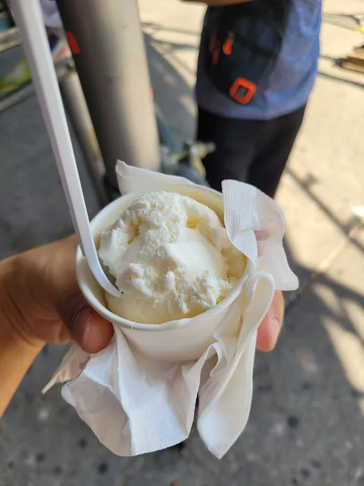 BROADWAY ICE CREAM FACTORY Picture 8