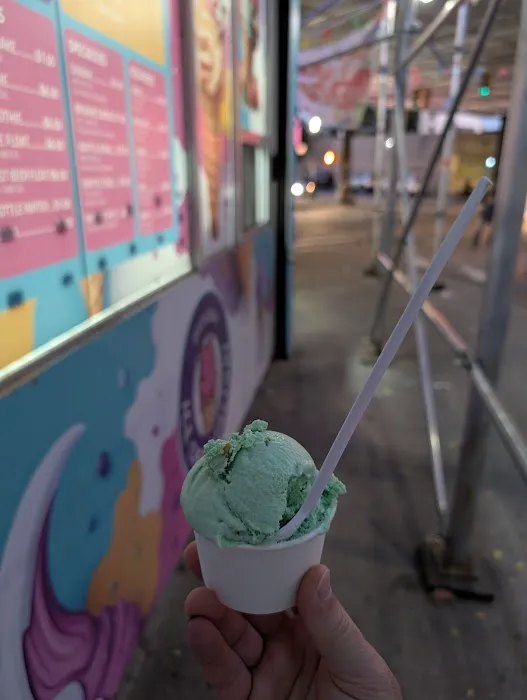 BROADWAY ICE CREAM FACTORY Picture 5