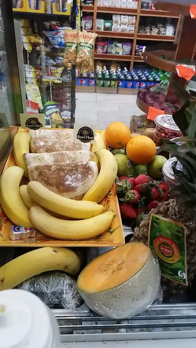 Mr. Gates Deli Picture 1
