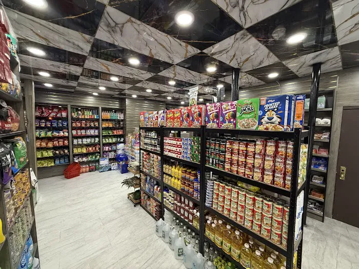 NYC MINI MARKET Picture 2