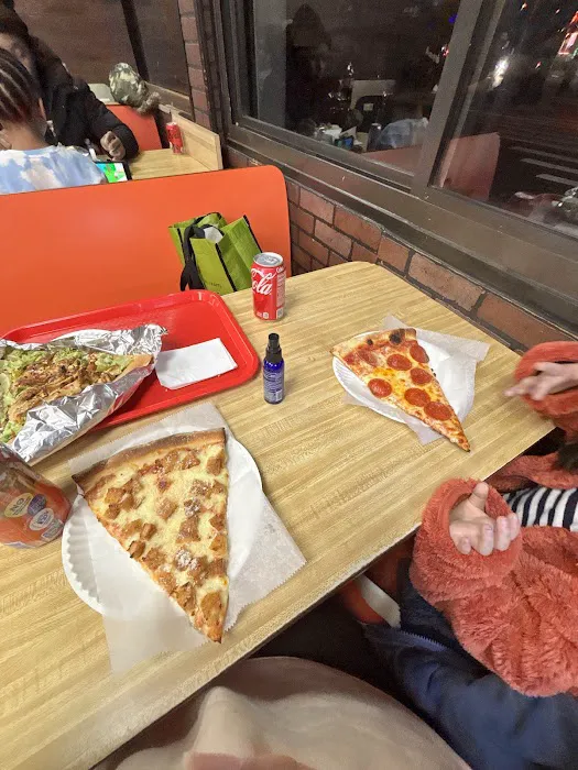 Royal Pizza Picture 3