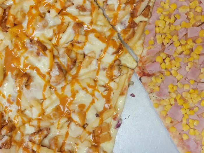 Royal Pizza Picture 6