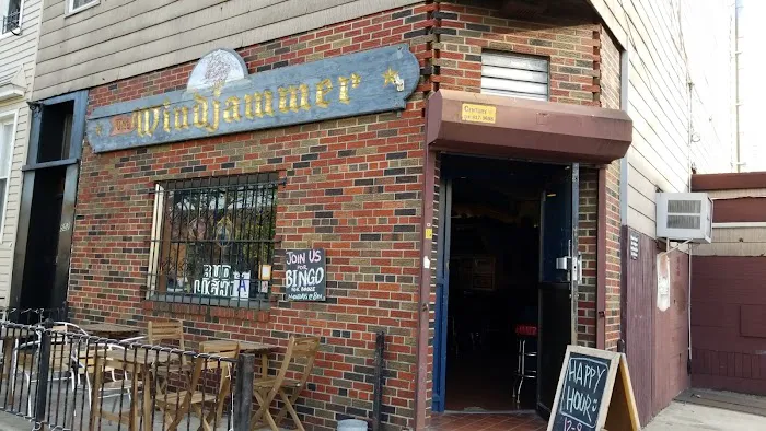 Windjammer Bar Picture 6