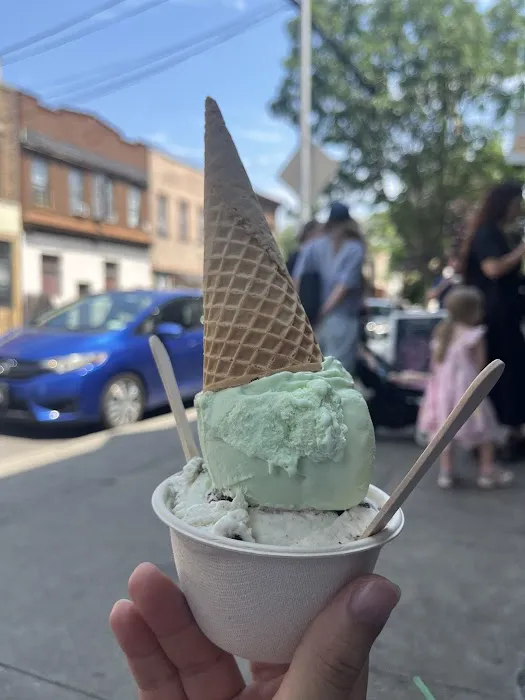Ice Cream Window Picture 1