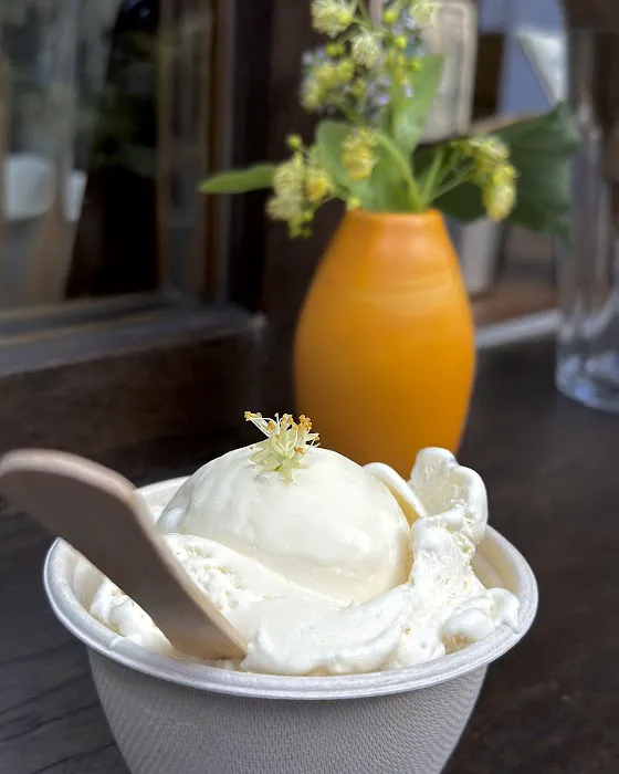 Ice Cream Window Picture 6
