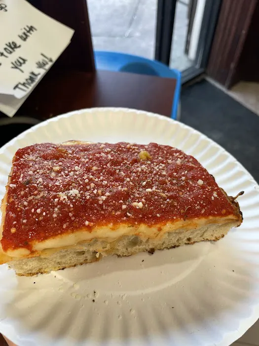 Mano's Pizzeria Picture 1