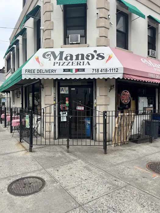 Mano's Pizzeria Picture 7