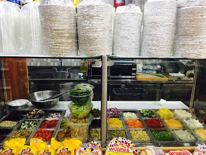 Green Basket Deli Picture 1