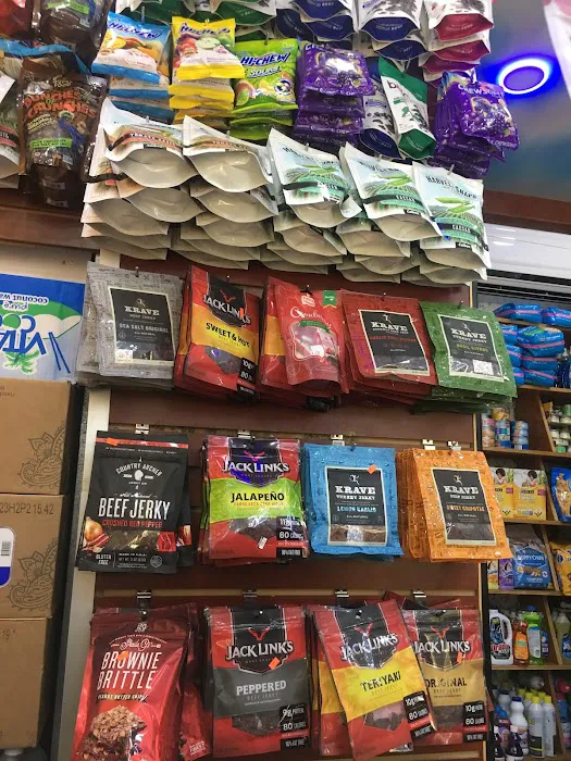 Green Basket Deli Picture 2