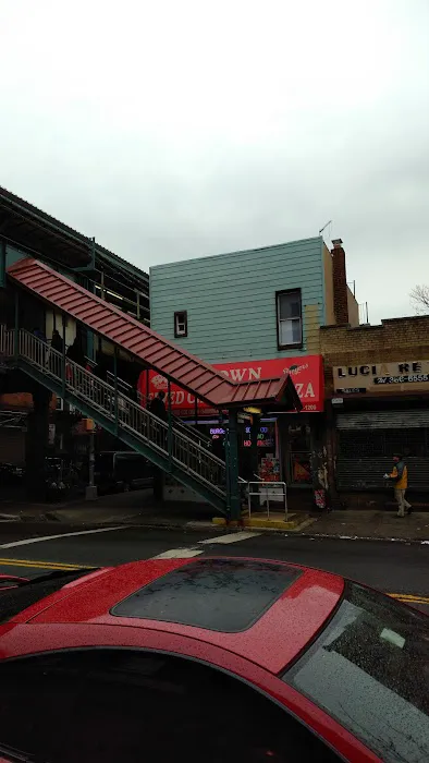 Crown Fried Chicken & Pizza Picture 4