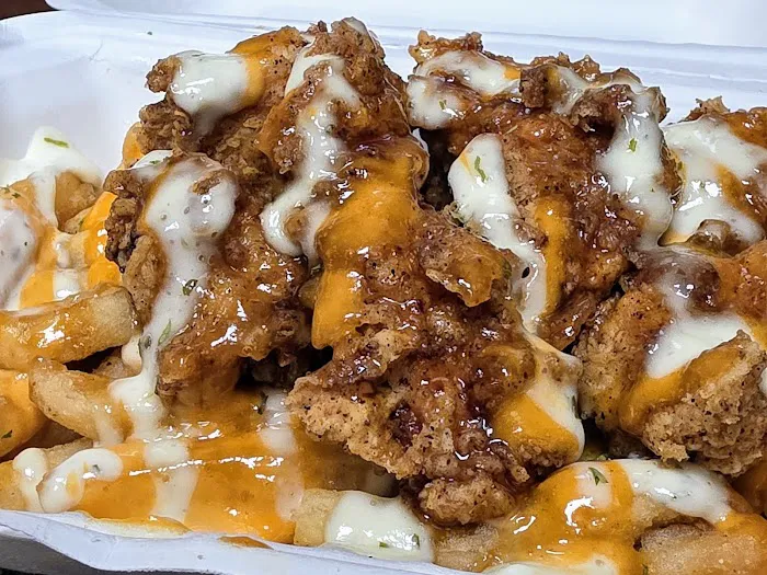 Filly Luv - the best fried chicken sandwich and boba tea Picture 5