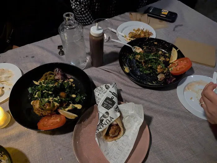 Commune Cafe + Wine Bar Picture 10