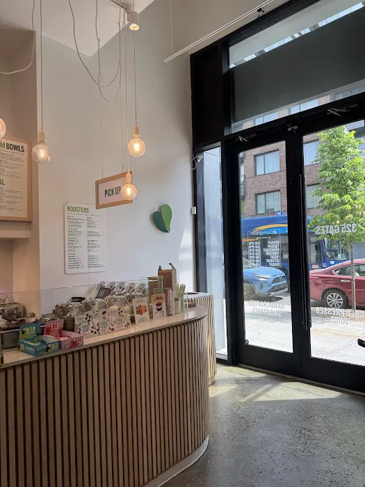 Pure Green - Juice Bar Bedstuy Picture 5