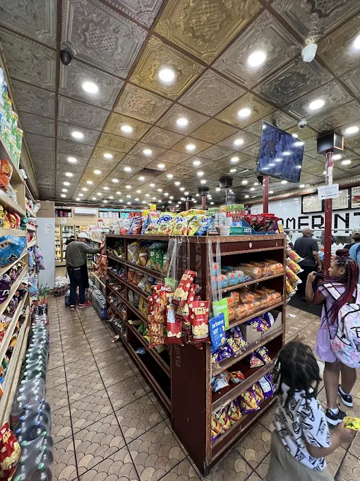 Farmer in the Deli Picture 5