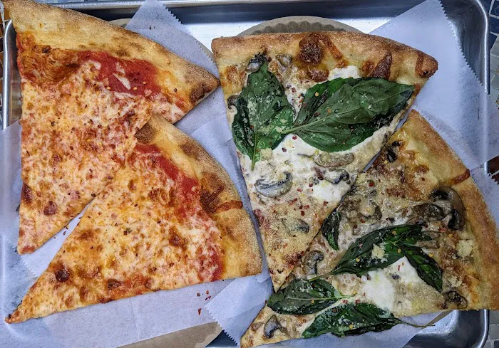 Joe & Sal's Pizzeria (Fort Greene) Picture 3
