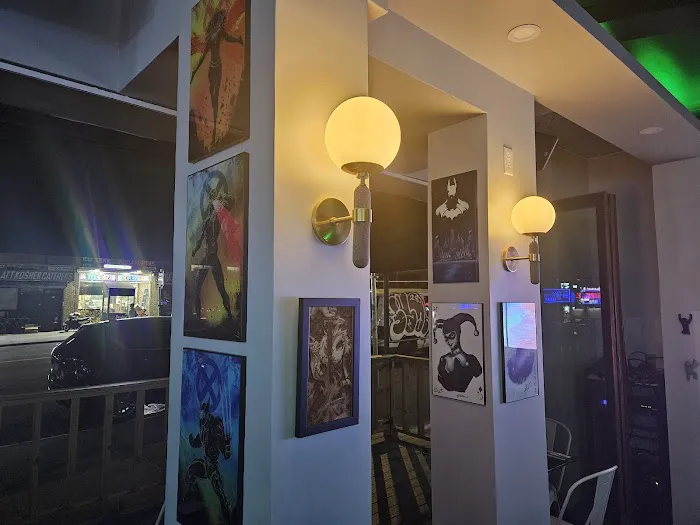 Uptown Gaming Bar and Lounge Picture 6