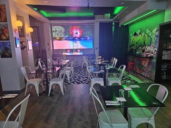 Uptown Gaming Bar and Lounge Picture 2