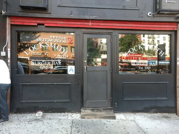 Locksmith Bar Picture 6