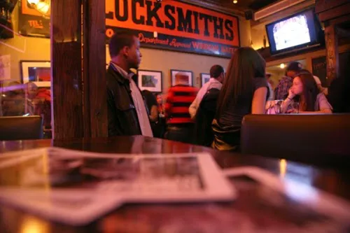 Locksmith Bar Picture 10