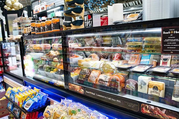 Mos 1 deli and grocery Picture 5