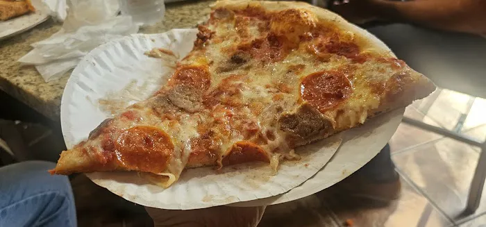 Gio's Pizza and Restaurant Picture 1