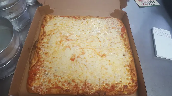 Gio's Pizza and Restaurant Picture 4