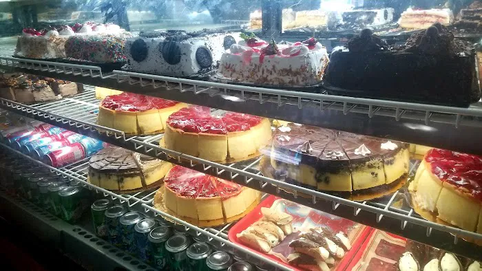 Gio's Pizza and Restaurant Picture 5