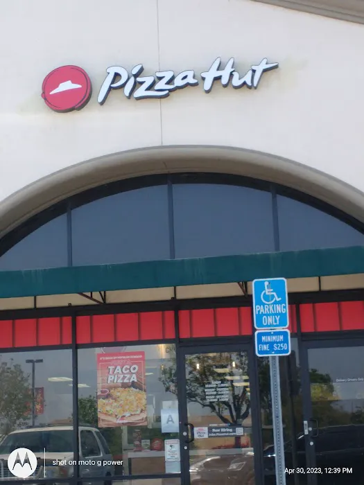 Pizza Hut Picture 9