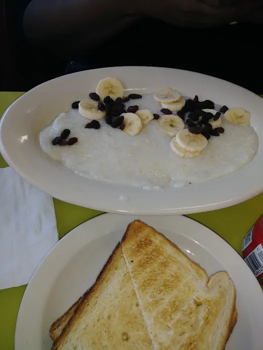 Madison Cafe Picture 8