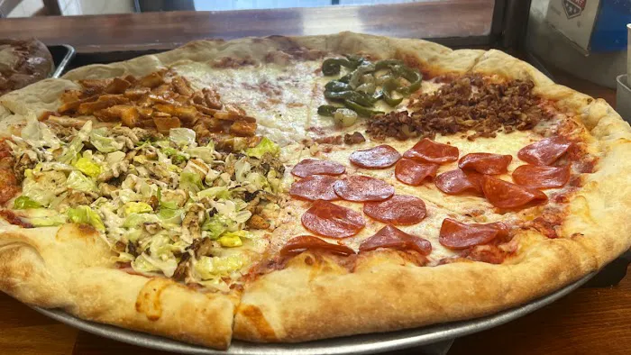 Tigres Pizza Picture 4