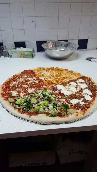 Mike's Pizza & Pasta Picture 3