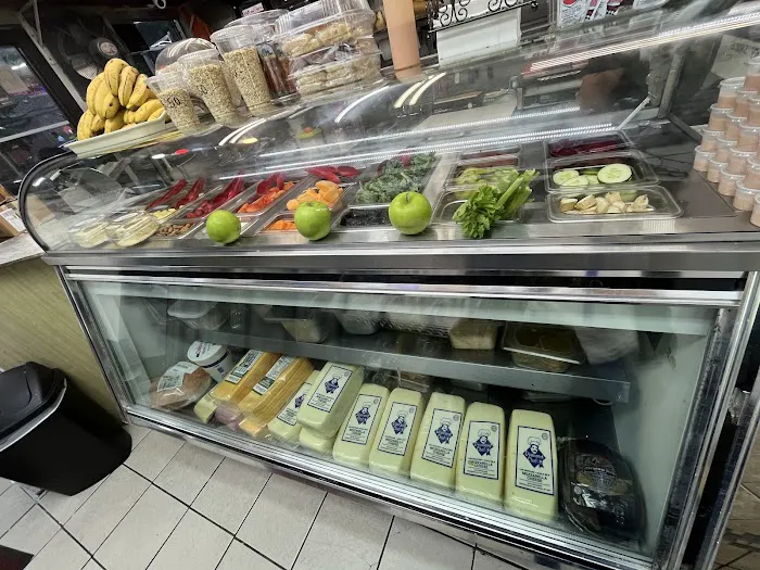 Michely Deli Picture 4