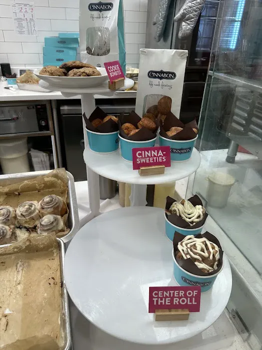 Cinnabon / Carvel Picture 3