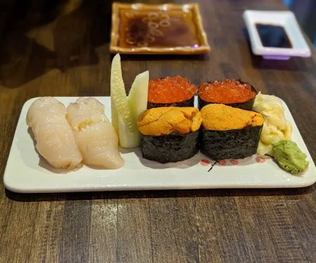 Mottsu into sushi d