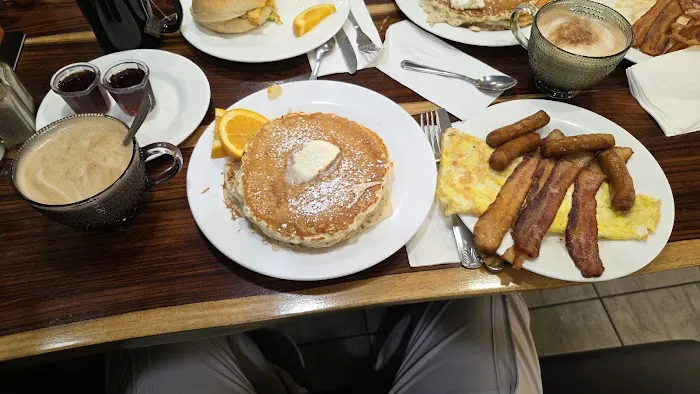 Silver Spoon Diner Picture 4