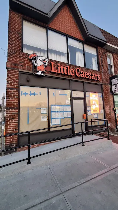 Little Caesars Pizza Picture 8