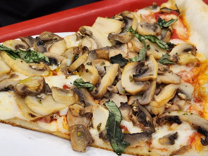 Eliot Pizzeria Picture 5