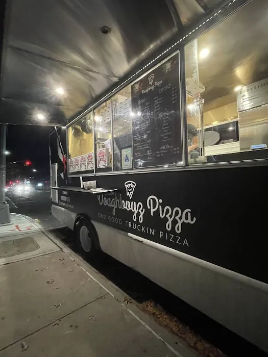 Doughboyz Pizza Truck Picture 1