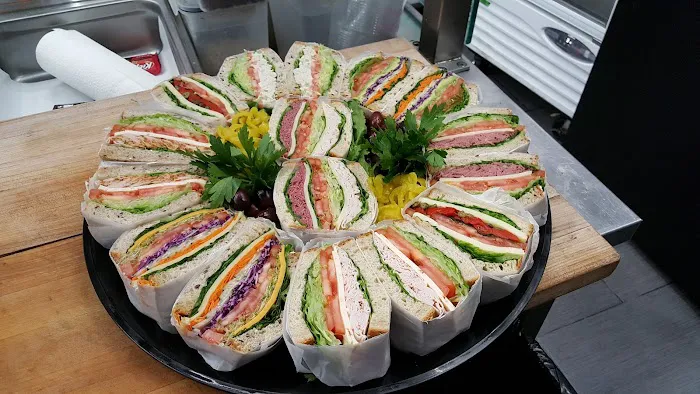 EVE'S CRAVEMANIA DELI & GROCERY Picture 3