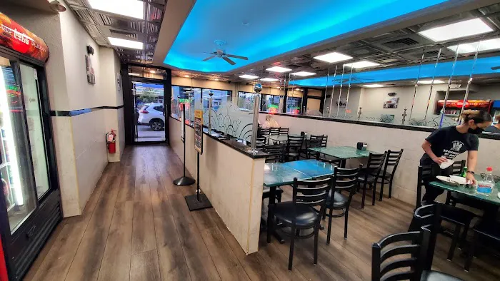 Carlo's Pizza Picture 2